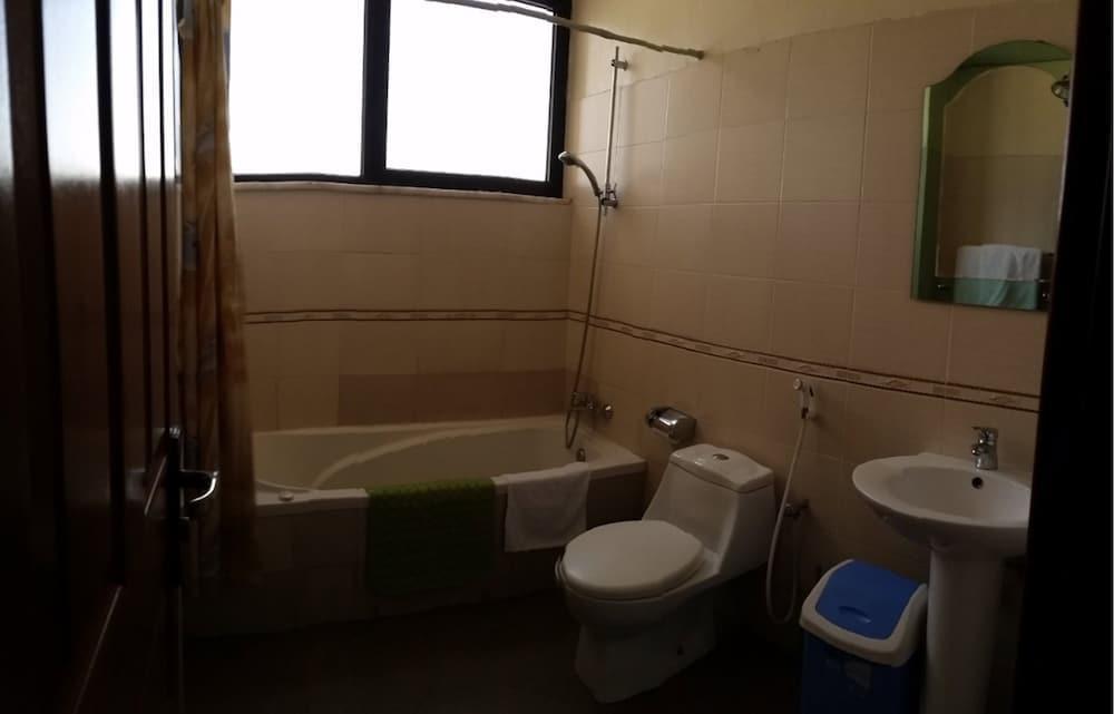 Soramba Hotel Business Plc Addis Abeba Buitenkant foto