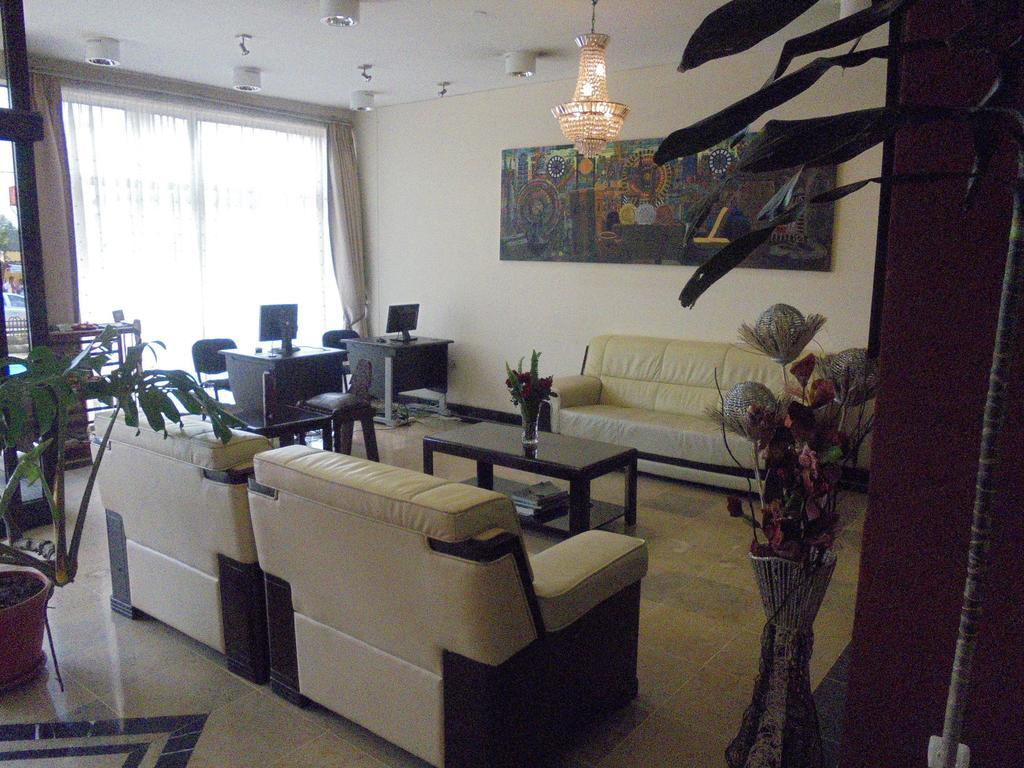 Soramba Hotel Business Plc Addis Abeba Buitenkant foto