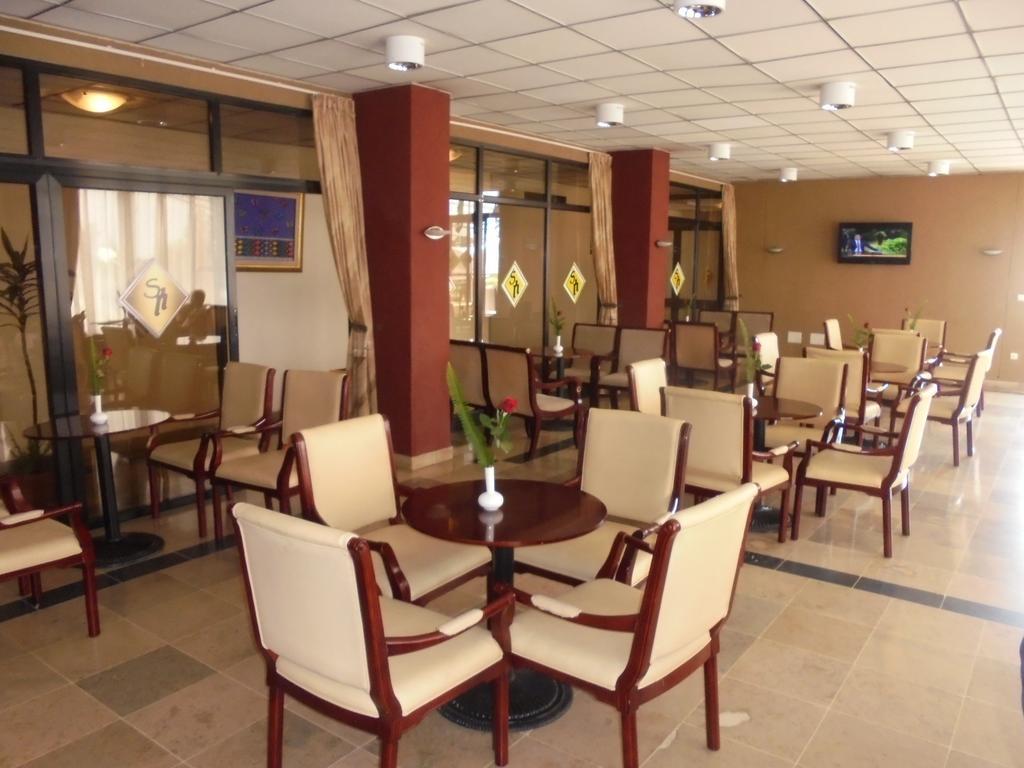 Soramba Hotel Business Plc Addis Abeba Buitenkant foto