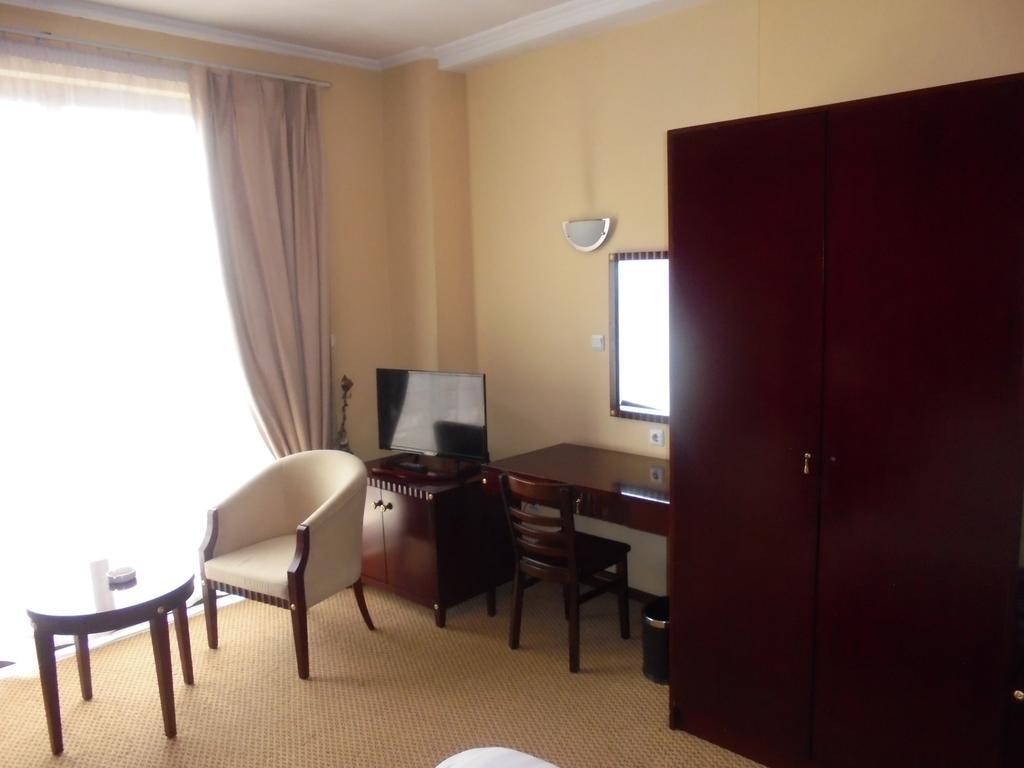 Soramba Hotel Business Plc Addis Abeba Buitenkant foto