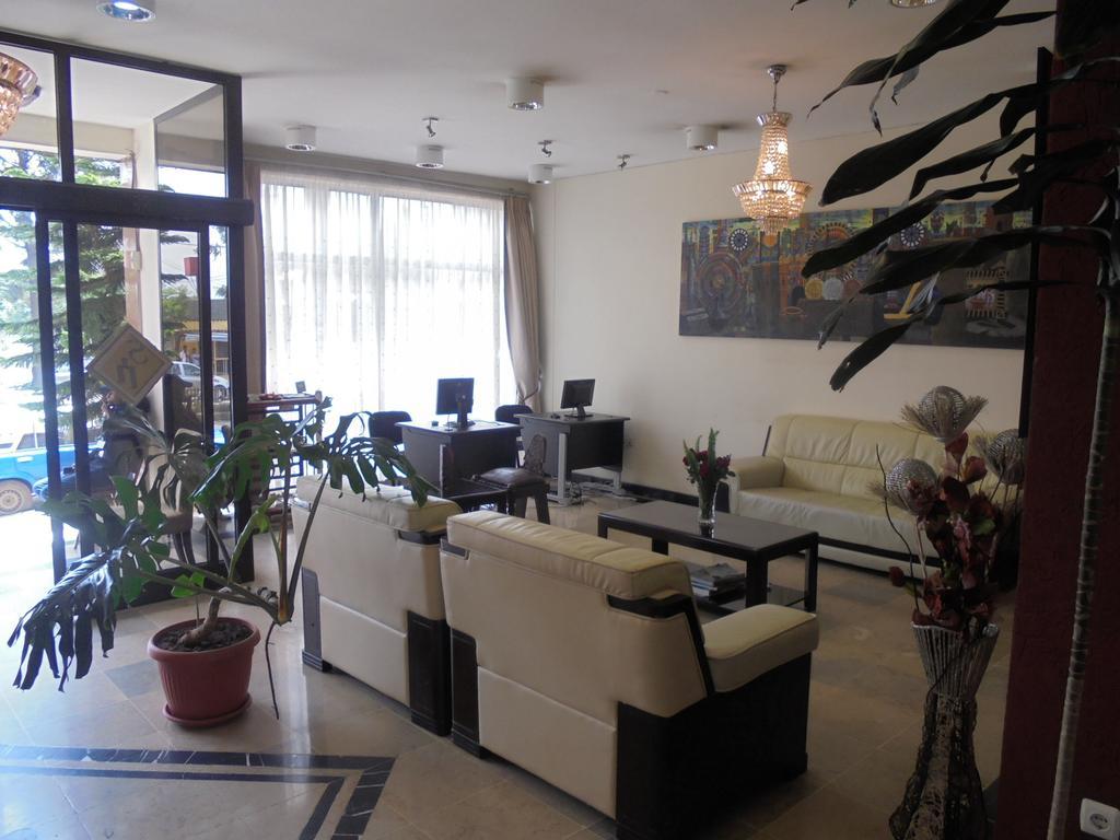 Soramba Hotel Business Plc Addis Abeba Buitenkant foto