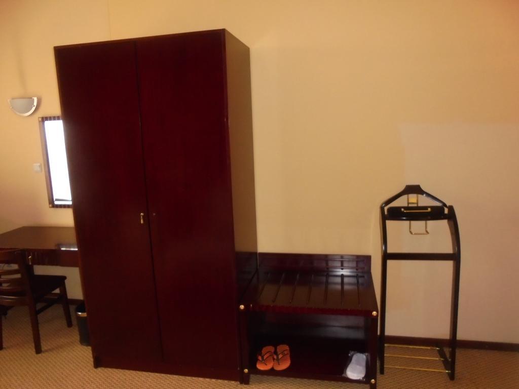Soramba Hotel Business Plc Addis Abeba Buitenkant foto