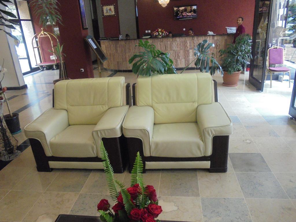 Soramba Hotel Business Plc Addis Abeba Buitenkant foto