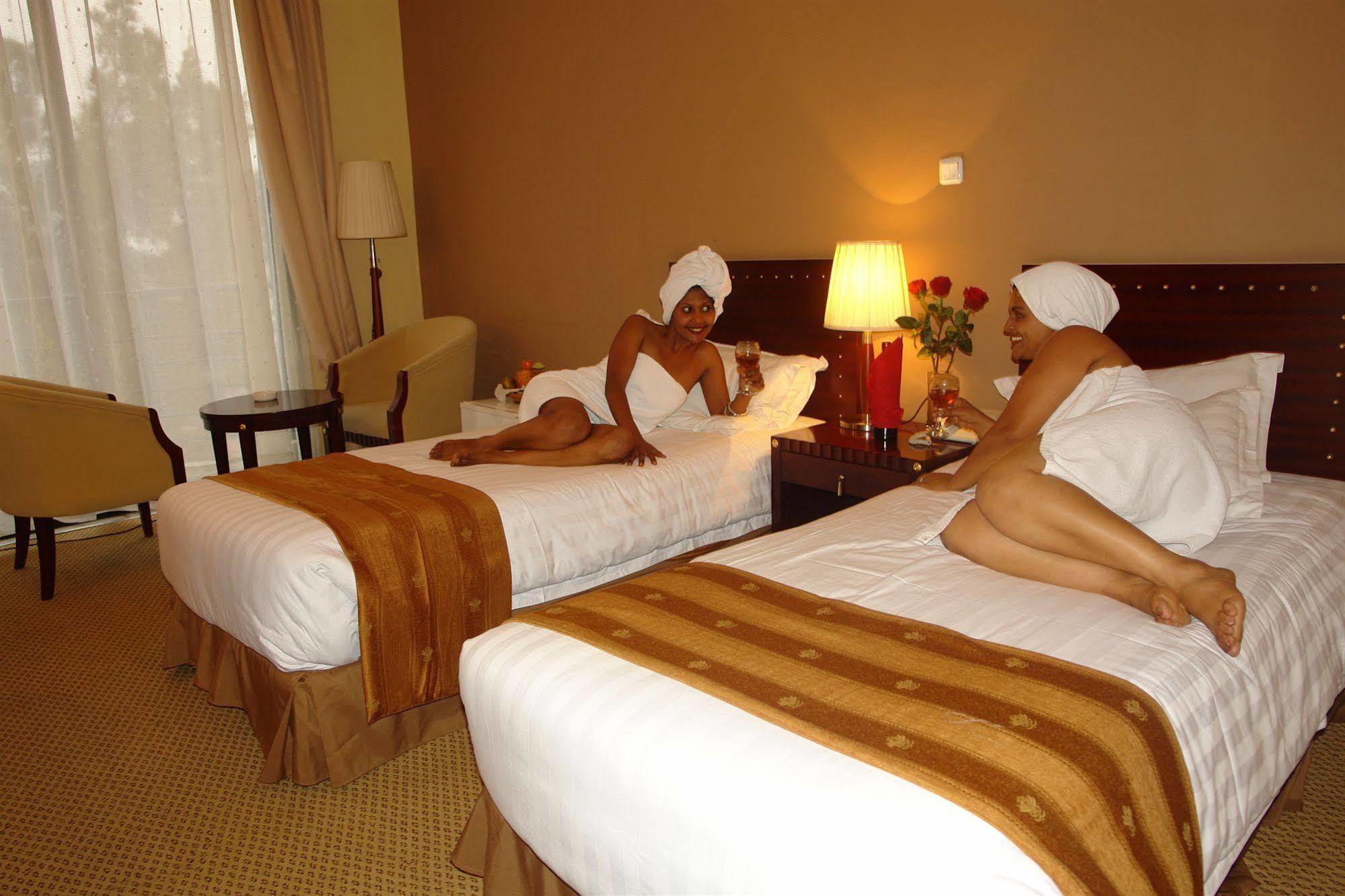 Soramba Hotel Business Plc Addis Abeba Buitenkant foto