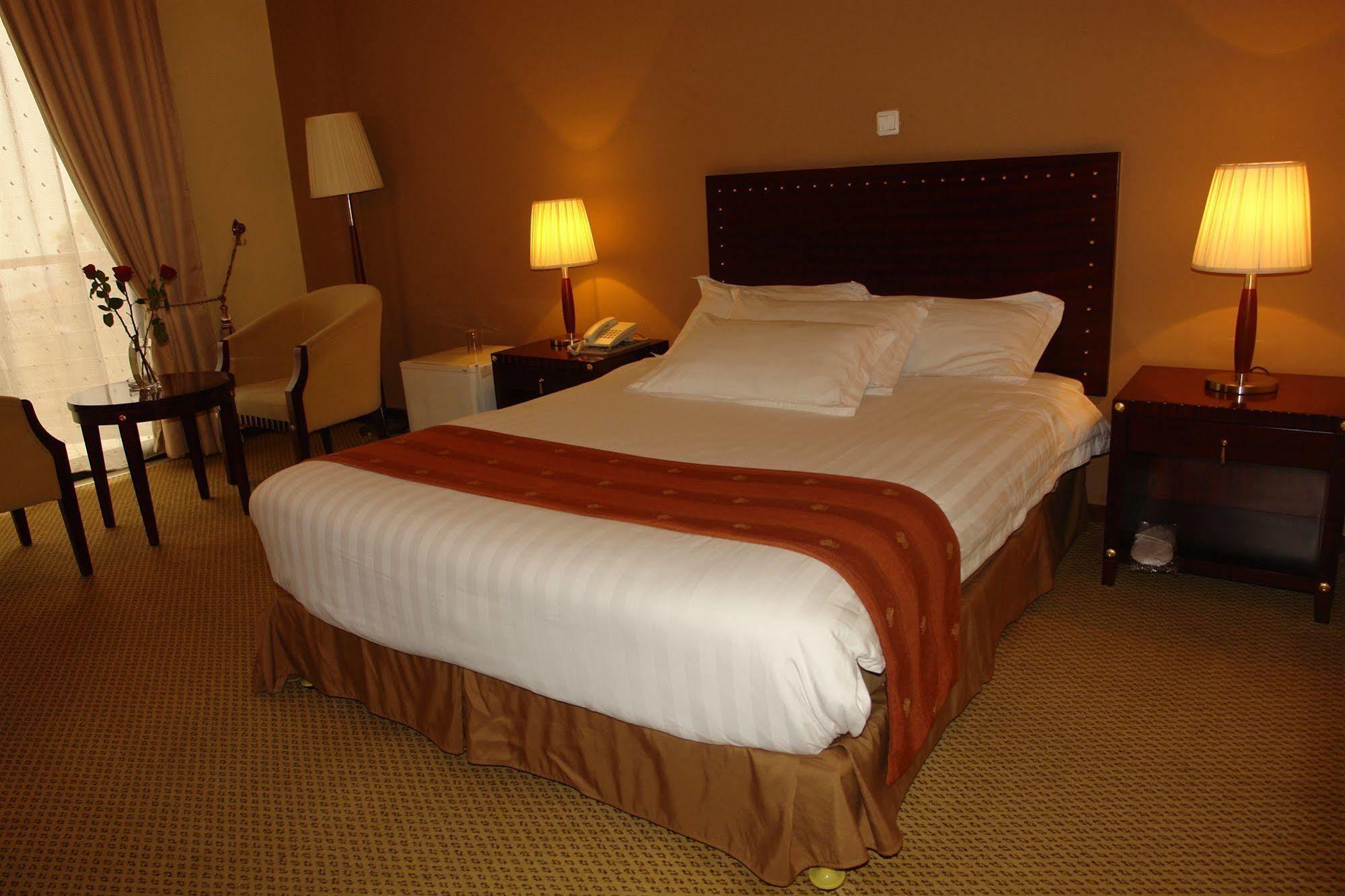 Soramba Hotel Business Plc Addis Abeba Buitenkant foto